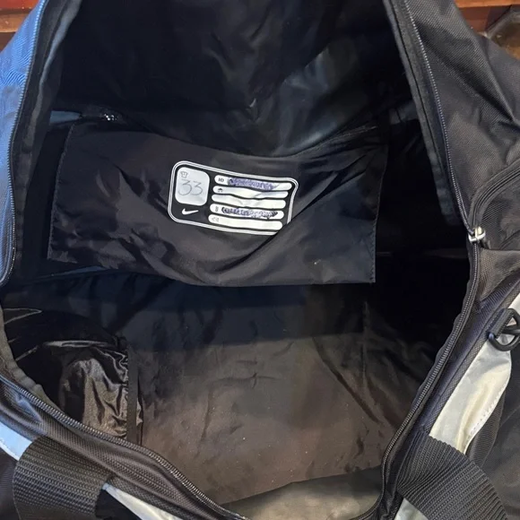 Extra large Nike duffle bag - Picture 5 of 5
